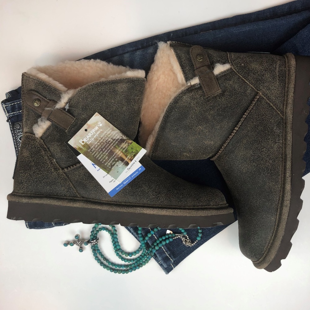 BearPaw Margaery Distressed Chestnut Short Boot